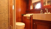 Motor Sailor FREYA -  Guest Ensuite